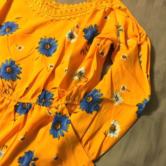 Floral Romper - Picture 5 of 8